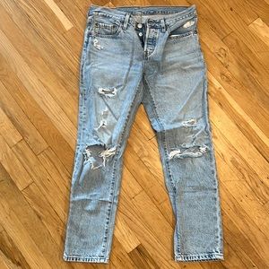 Levi’s ripped jeans 501 T, tapered. Medium to light wash